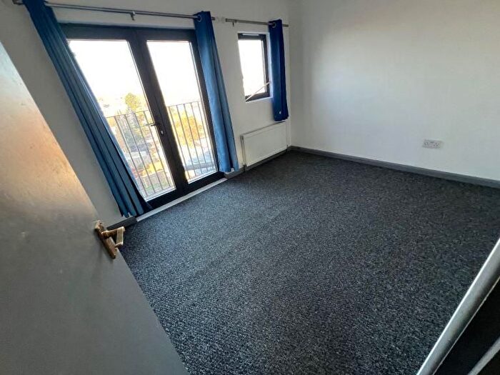 3 Bedroom Flat To Rent In Brockley Road, London, SE4