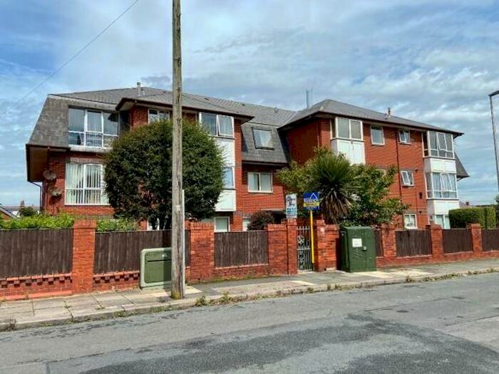 2 Bedroom Flat To Rent In Somerset Court, Blackpool, FY1