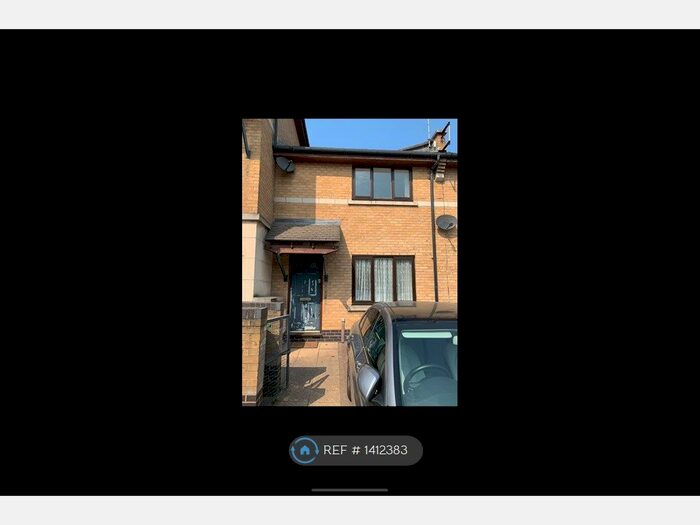 3 Bedroom Terraced House To Rent In Badminton Mews, London, E16