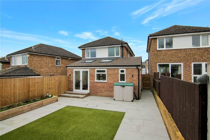 3 Bedroom Detached House For Sale In Cornwall Avenue, Silsden, BD20