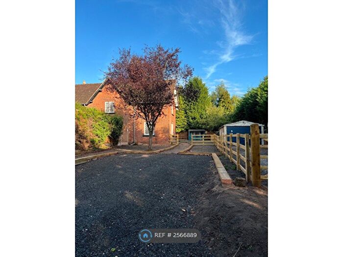 2 Bedroom End Of Terrace House To Rent In Rose Cottage, Worcs, B97