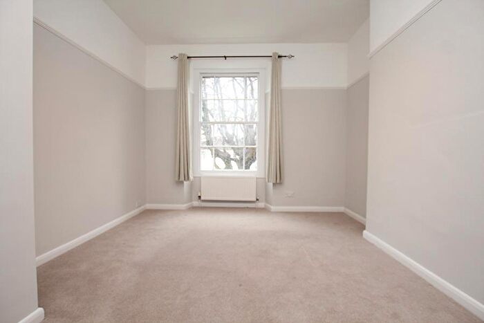 2 Bedroom Apartment To Rent In Chertsey Road - Redland, BS6
