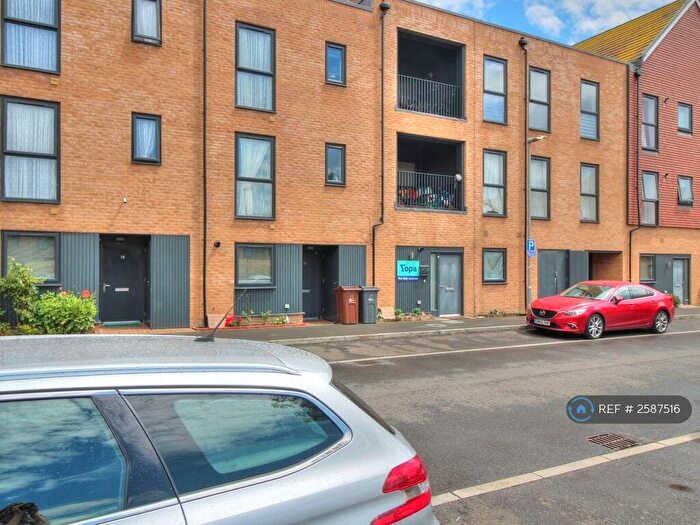 1 Bedroom Maisonette To Rent In Fullerton Avenue, Dagenham, RM8