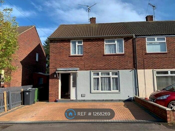 3 Bedroom Semi-Detached House To Rent In Bluebell Avenue, Peterborough PE1