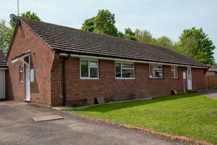 2 Bedroom Semi-Detached Bungalow To Rent In Flemming Avenue, Chalgrove, Oxford, OX44