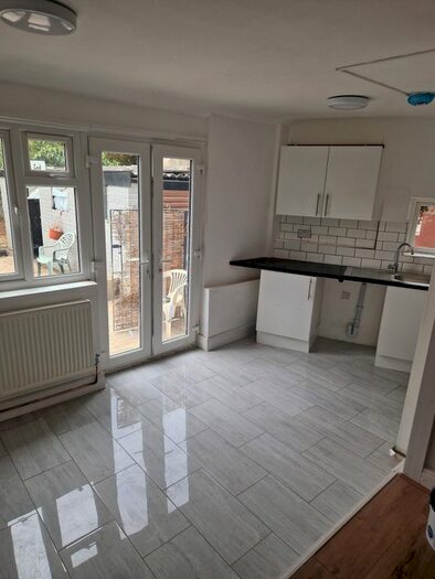 1 Bedroom Semi-Detached House To Rent In St Omer Road, Oxford, OX4