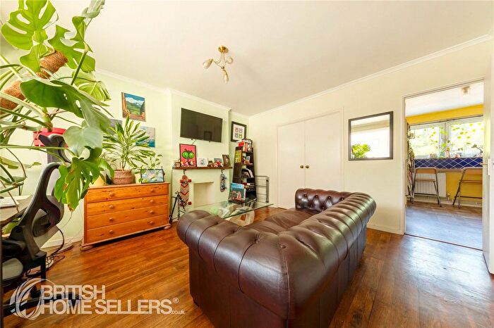 1 Bedroom Flat For Sale In Jamaica Road, London, SE16