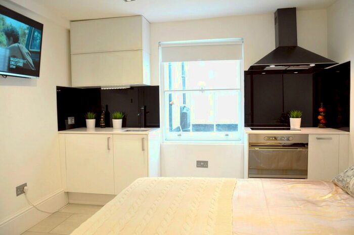 Studio To Rent In Gloucester Place, London, NW1