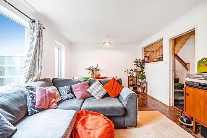 4 Bedroom Terraced House For Sale In Roundhay Close, London, SE23