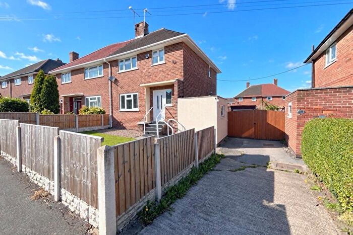 3 Bedroom Semi-Detached House For Sale In Smelter Wood Rise, Sheffield, S13