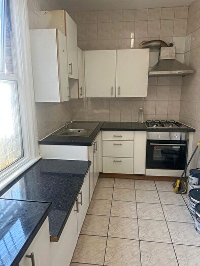 3 Bedroom Flat To Rent In Ilford, IG1