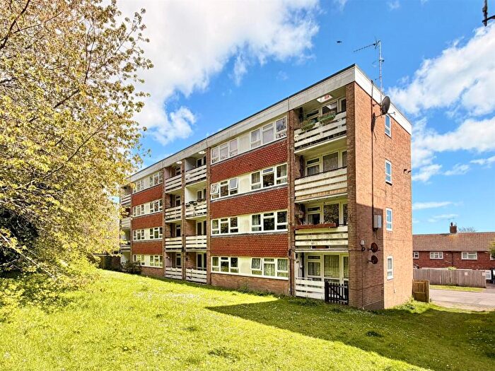 1 Bedroom Flat For Sale In Hamsey Close, Eastbourne, BN20