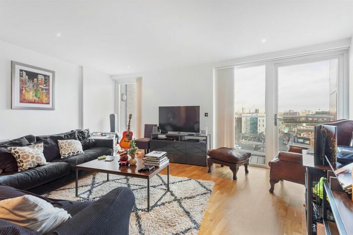 2 Bedroom Flat To Rent In Viridian Apartments, Battersea Park Road, London, SW8