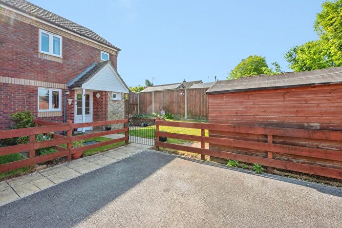 1 Bedroom Semi Detached House For Sale In George Edwards Close, Marsham, Norwich, NR10