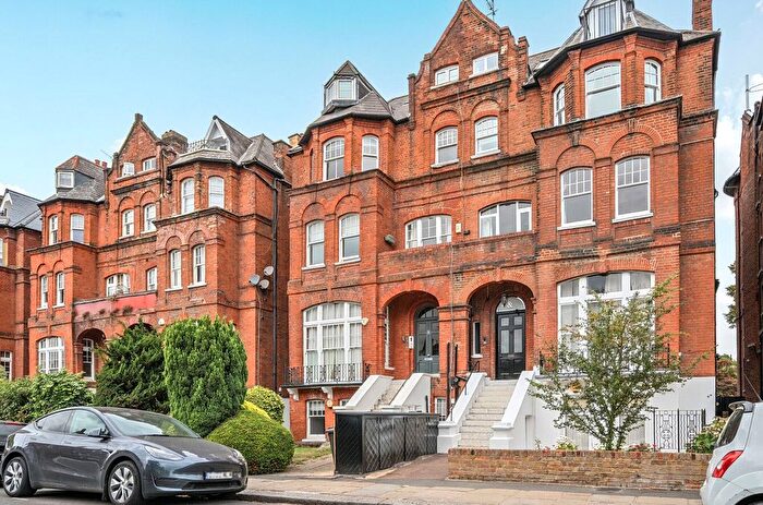 2 Bedroom Flat For Sale In Belsize Lane, Belsize Park, NW3
