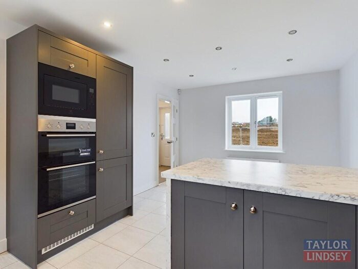 3 Bedroom Detached House For Sale In Flavian Road, Lincoln, LN2