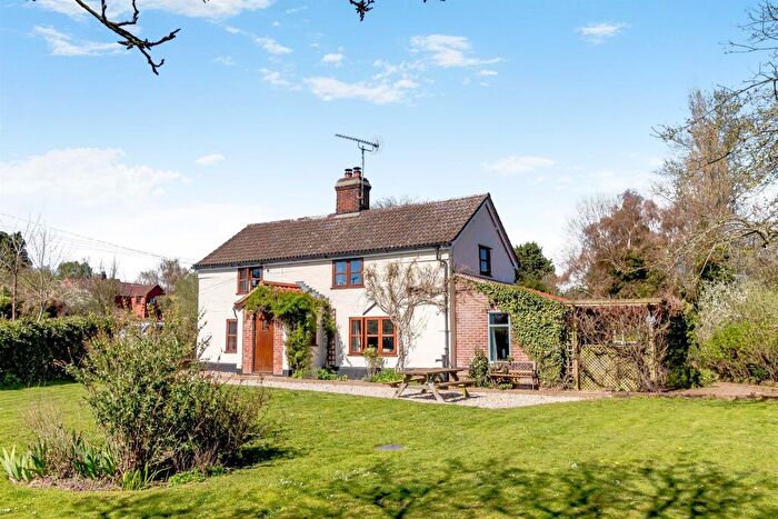 4 Bedroom Detached House For Sale In Common Lane, Brampton, Norwich, NR10