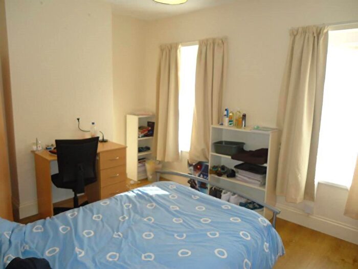 3 Bedroom House To Rent In Treharris Street, Roath, Cardiff, CF24