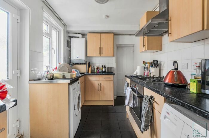 4 Bedroom Semi-Detached House To Rent In Artillery Road, Guildford, GU1