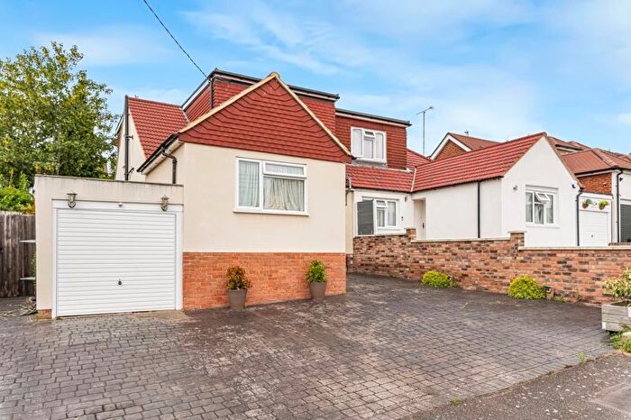 4 Bedroom Bungalow For Sale In Bower Road, Hextable, BR8