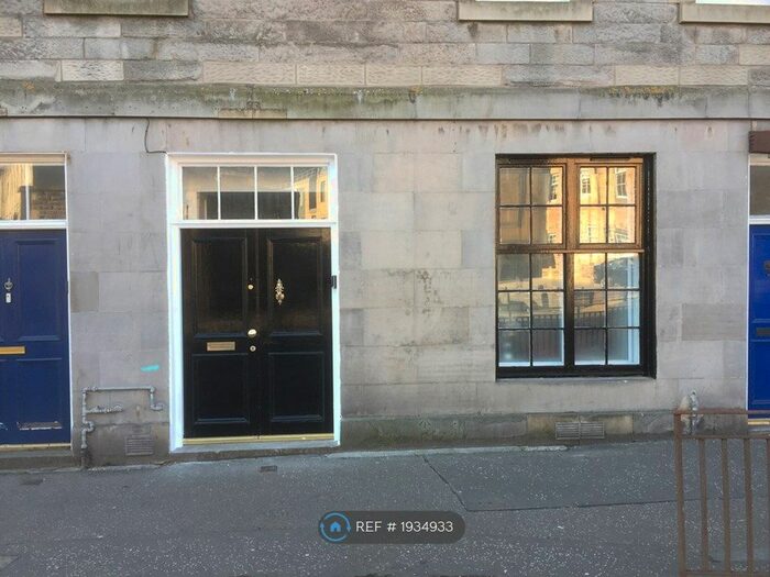 2 Bedroom Maisonette To Rent In Pleasance, Edinburgh, EH8