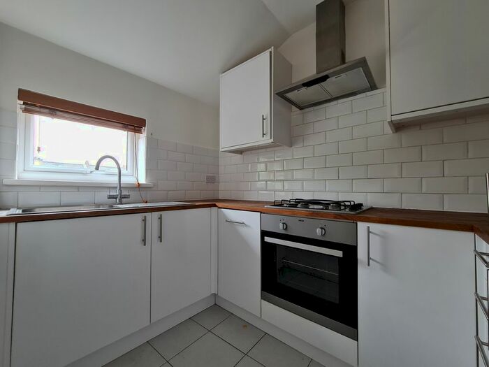 3 Bedroom Flat To Rent In Stroud Green Road, London, N4