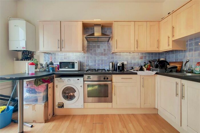 1 Bedroom Flat To Rent In Lavender Hill, Battersea, SW11