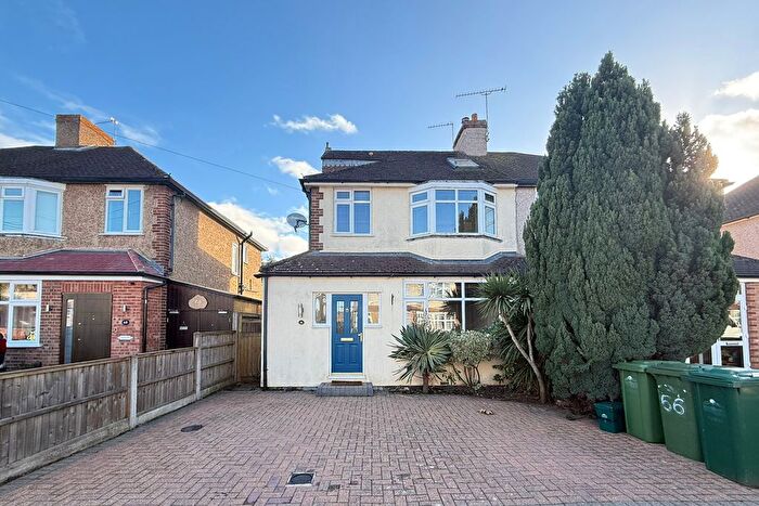4 Bedroom Semi-Detached House To Rent In Staines-Upon-Thames, Staines, TW18