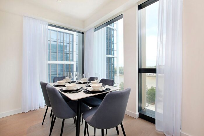 3 Bedroom Flat To Rent In River Park Tower, Nine Elms Lane, SW8