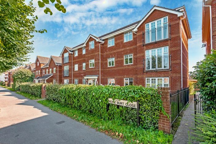 2 Bedroom Flat To Rent In Heinz Burt Close, Eastleigh, SO50