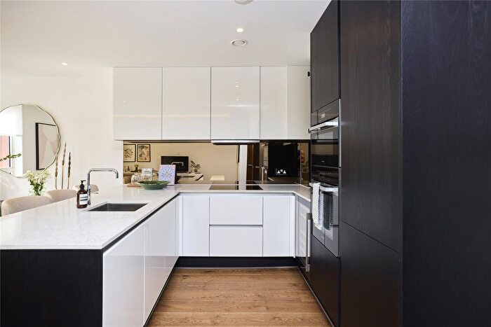 2 Bedroom Flat To Rent In Bayswater Road, London, W2