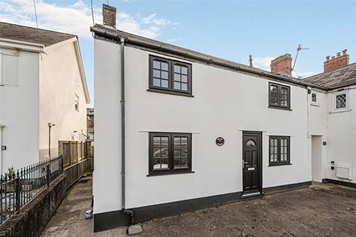 2 Bedroom End Terrace House For Sale In Beach Road, Penclawdd, Swansea, SA4