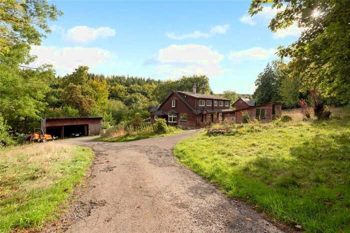 4 Bedroom Detached House For Sale In Wellhouse Road, Beech, Alton, Hampshire, GU34