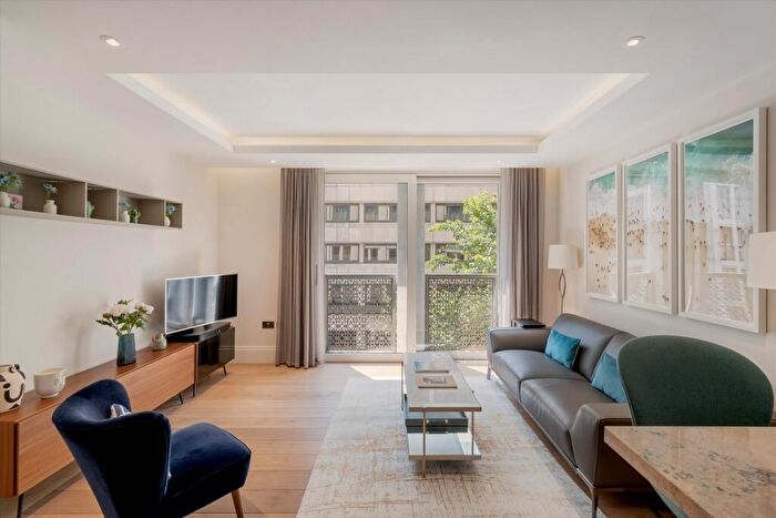 1 Bedroom Flat For Sale In Savoy House, Strand, London, WC2R