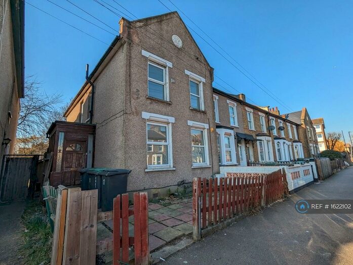 4 Bedroom Semi-Detached House To Rent In Tilson Road, London, N17