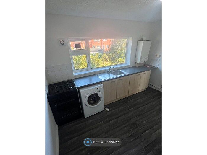 1 Bedroom Flat To Rent In Whitwell Close, Nottingham, NG8