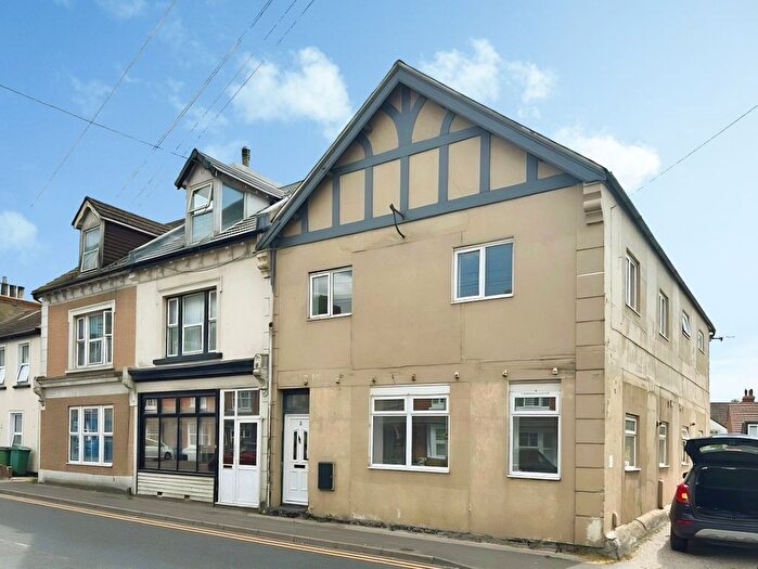 3 Bedroom End Terrace House To Rent In Seabrook Road, Hythe, CT21