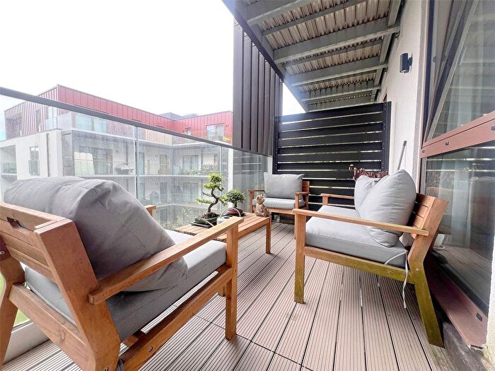 2 Bedroom Flat For Sale In Grand View, Farnborough Road, Farnborough, GU14