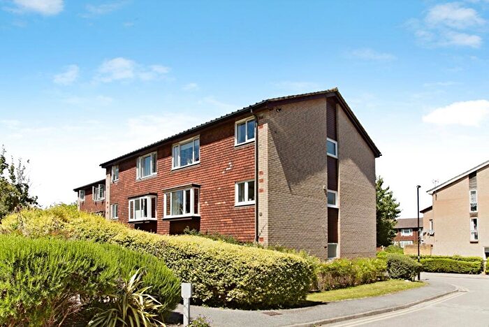 2 Bedroom Flat For Sale In Anselm Close, Croydon, CR0