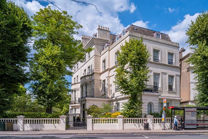 3 Bedroom Flat To Rent In Cumberland House, Clifton Gardens, Little Venice, W9