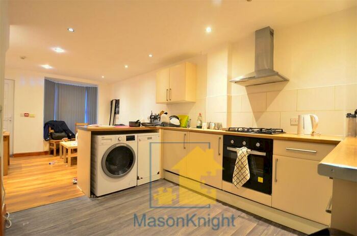 3 Bedroom Terraced House To Rent In Bedroom In A Double Bedroom, Bathrooms House Share Rose Cottage, Selly Oak, Birmingham, Bills Package Free Ultraf, B29