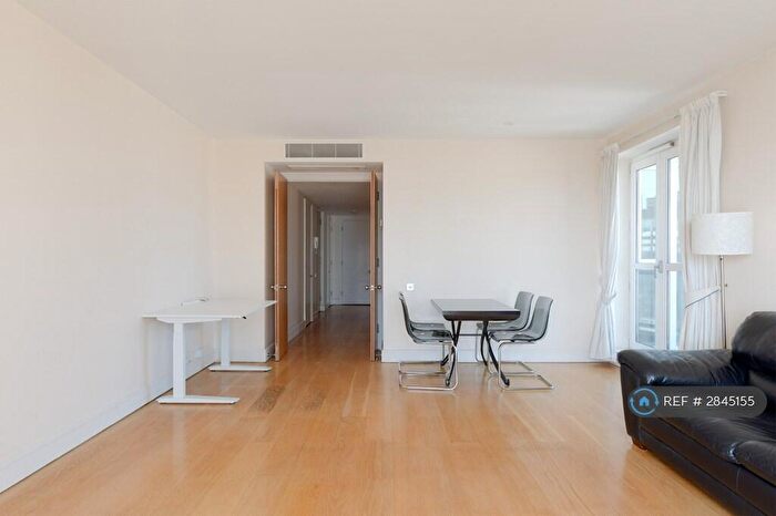 2 Bedroom Flat To Rent In Berkeley Tower, London, E14
