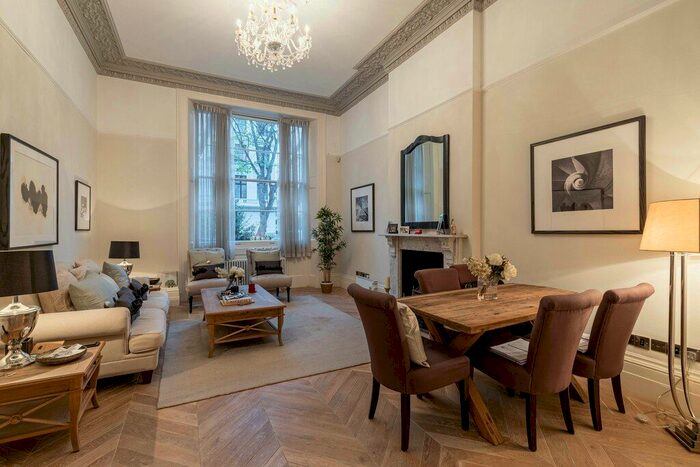 3 Bedroom Flat To Rent In Queens Gardens, Bayswater, W2