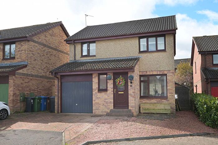 3 Bedroom Detached House For Sale In Braeside Park, Livingston, Mid Calder, West Lothian, EH53