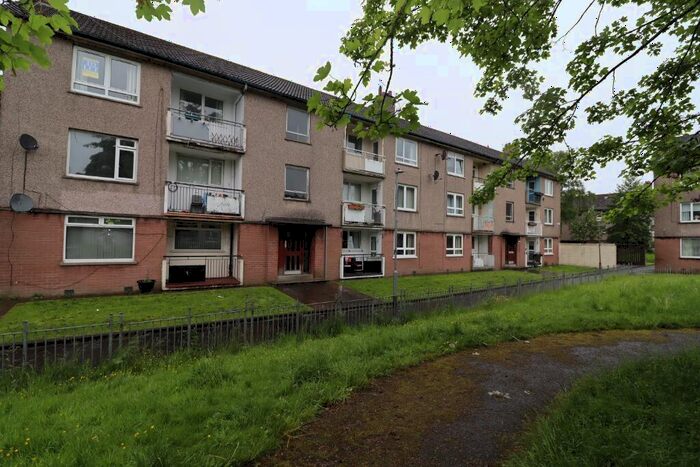 2 Bedroom Flat To Rent In Kinnell Square, Cardonald, Glasgow, G52