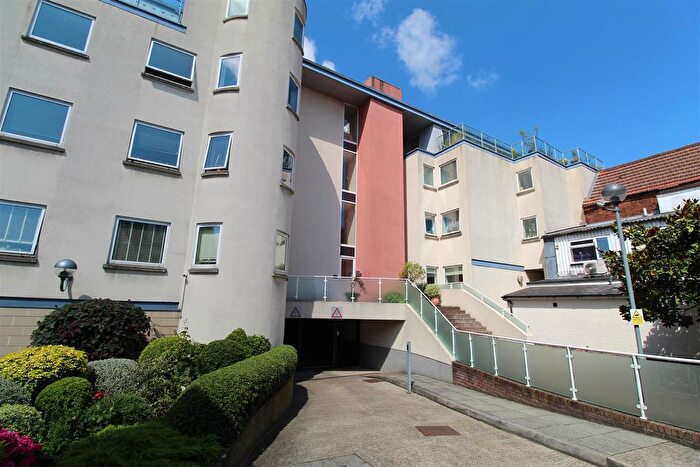 3 Bedroom Flat To Rent In St. Nicholas Court, Ipswich, IP1