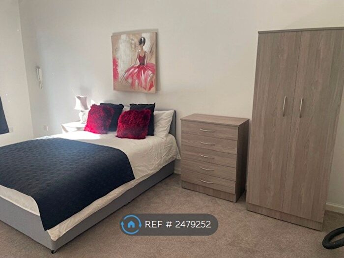 3 Bedroom Flat To Rent In Wilton Street, Glasgow, G20