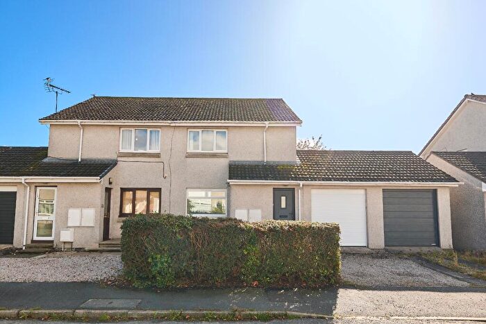 1 Bedroom Flat To Rent In Birch Avenue, Westhill, Aberdeen, AB32