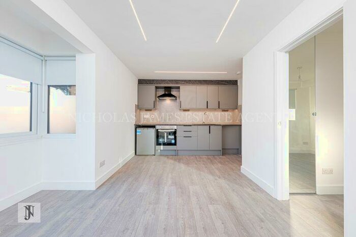 1 Bedroom Flat To Rent In Pycroft Way, London, N9