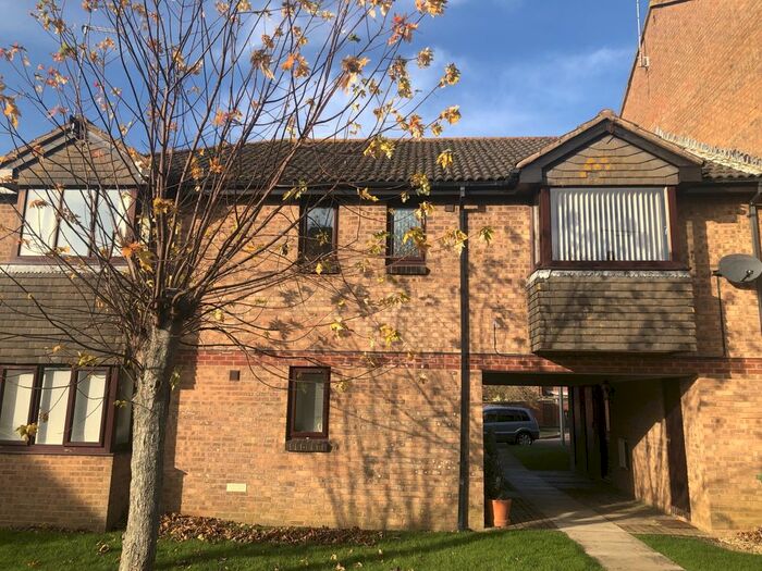 1 Bedroom Flat To Rent In Royal Way, Starcross, Exeter EX6